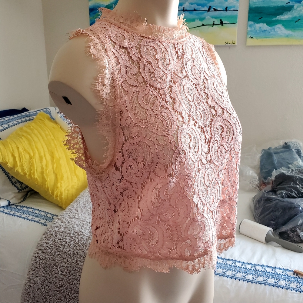 J.o.a. Sweet lace cropped top with no sleeves NWT